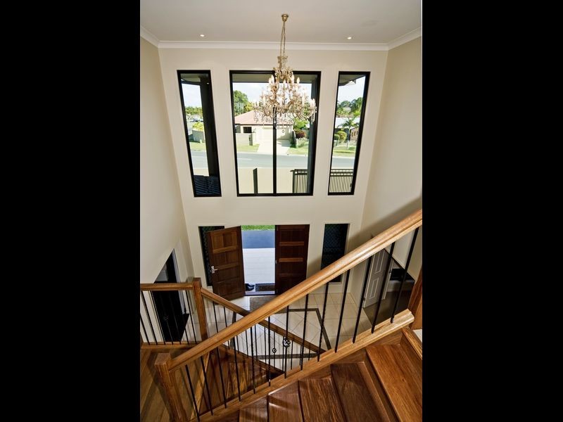 1 Tradewinds Avenue, Paradise Point QLD 4216