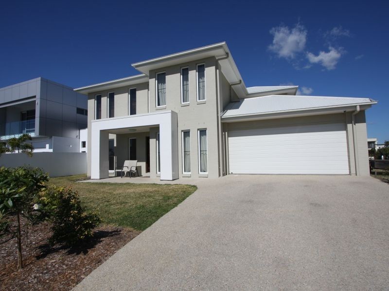 39 Harbourvue Court, Helensvale QLD 4212