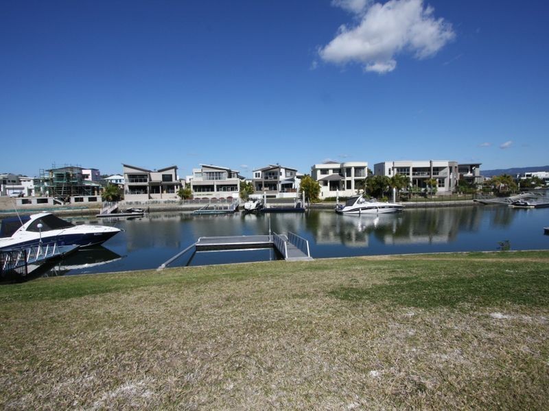 39 Harbourvue Court, Helensvale QLD 4212