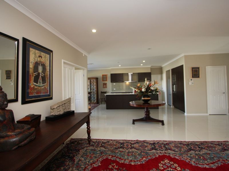 39 Harbourvue Court, Helensvale QLD 4212