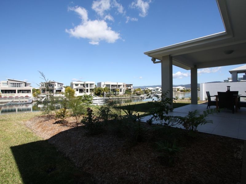 39 Harbourvue Court, Helensvale QLD 4212