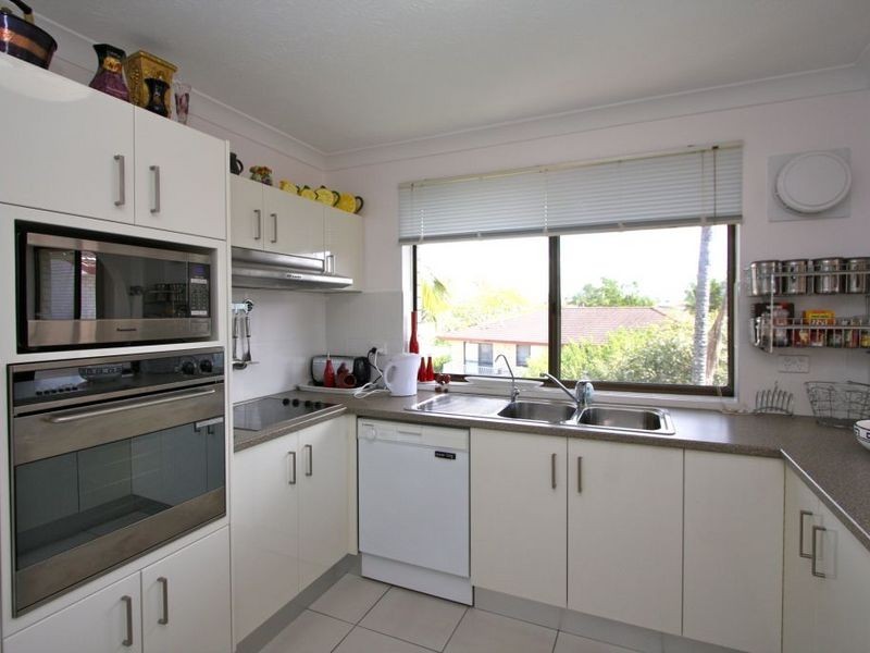 6/57 Milton Avenue, Paradise Point QLD 4216