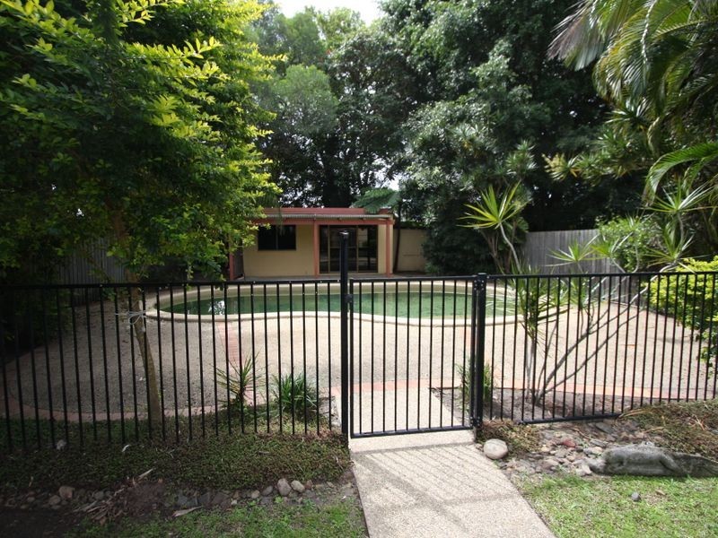 11 Nevenia Street, Labrador QLD 4215