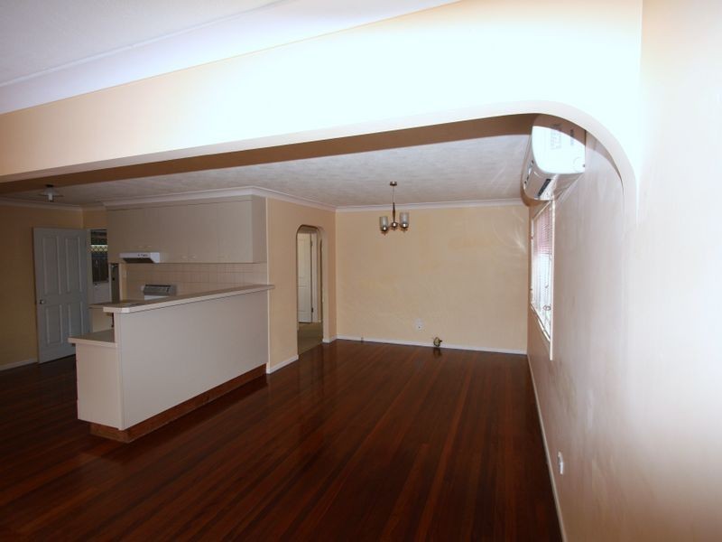 11 Nevenia Street, Labrador QLD 4215