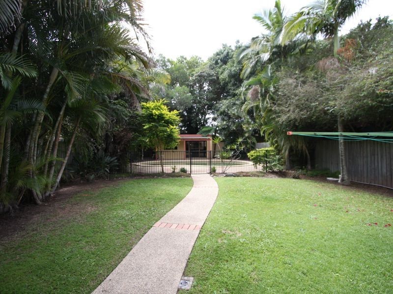 11 Nevenia Street, Labrador QLD 4215