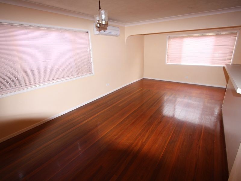 11 Nevenia Street, Labrador QLD 4215