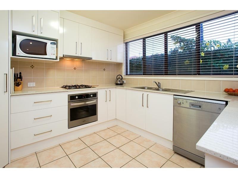 4 Balboa Court, Hollywell QLD 4216