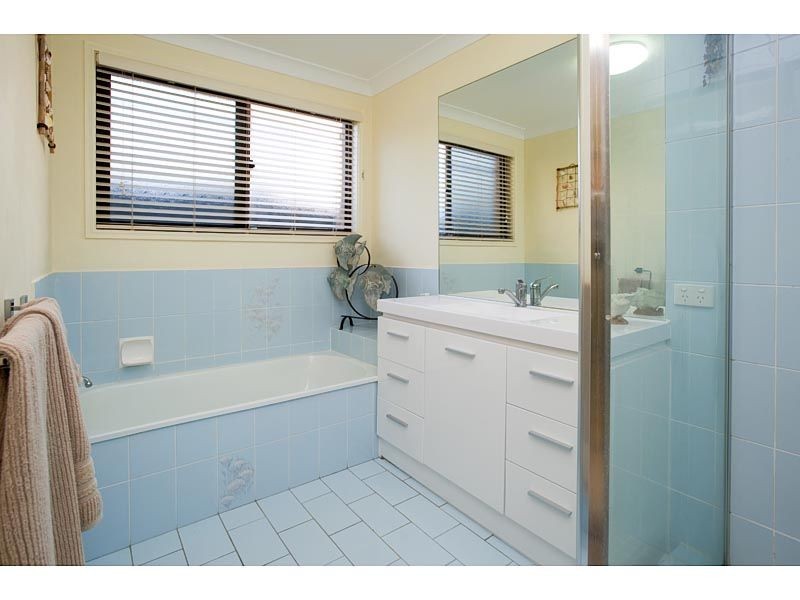 4 Balboa Court, Hollywell QLD 4216