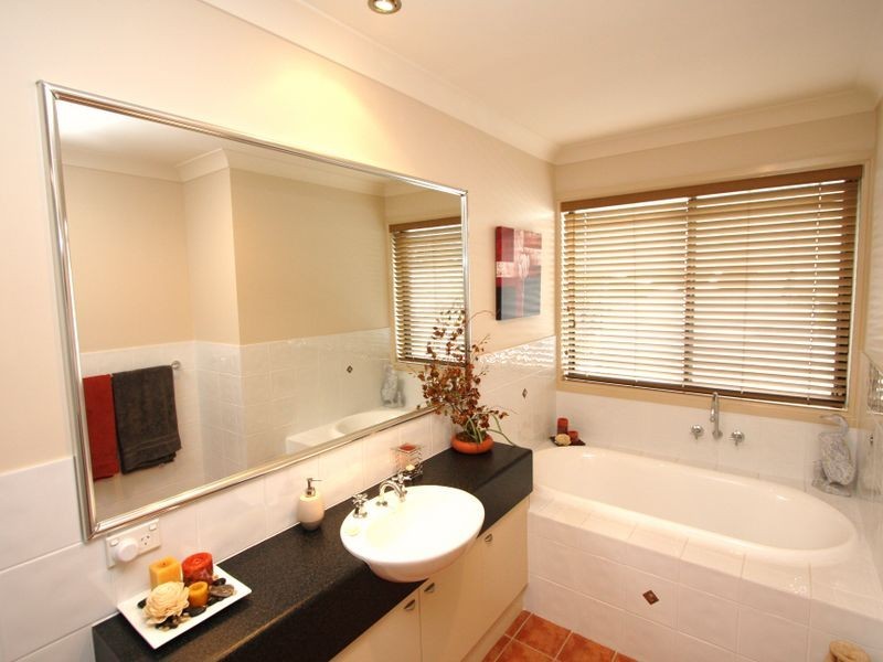 19 Dunnes Avenue, Hope Island QLD 4212