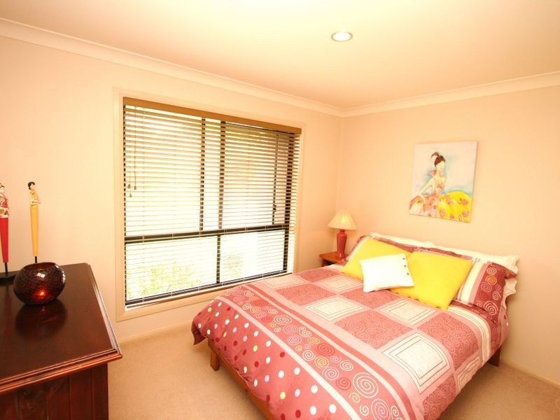 19 Dunnes Avenue, Hope Island QLD 4212