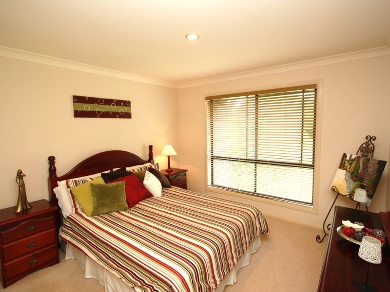 19 Dunnes Avenue, Hope Island QLD 4212