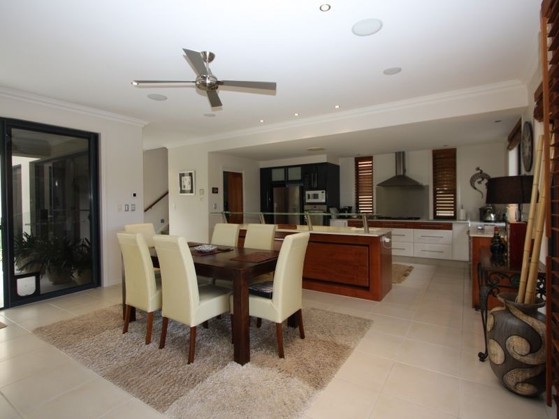 15 King Charles, Sovereign Islands QLD 4216