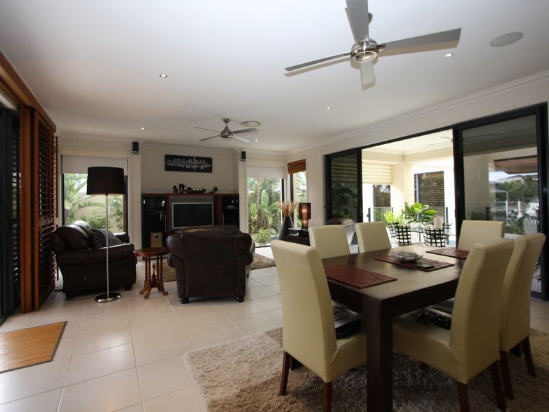 15 King Charles, Sovereign Islands QLD 4216