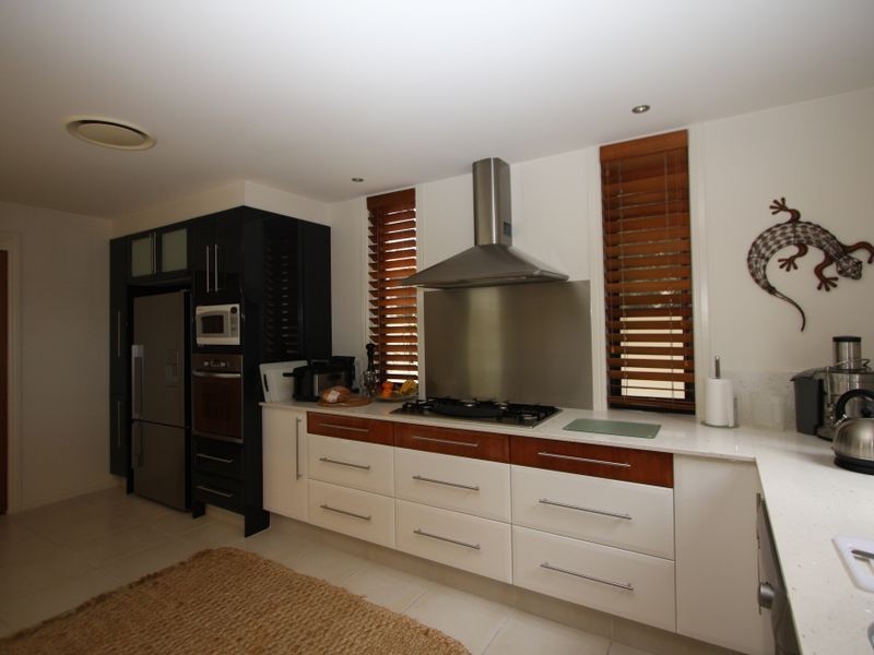 15 King Charles, Sovereign Islands QLD 4216