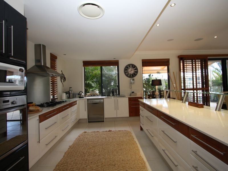 15 King Charles, Sovereign Islands QLD 4216