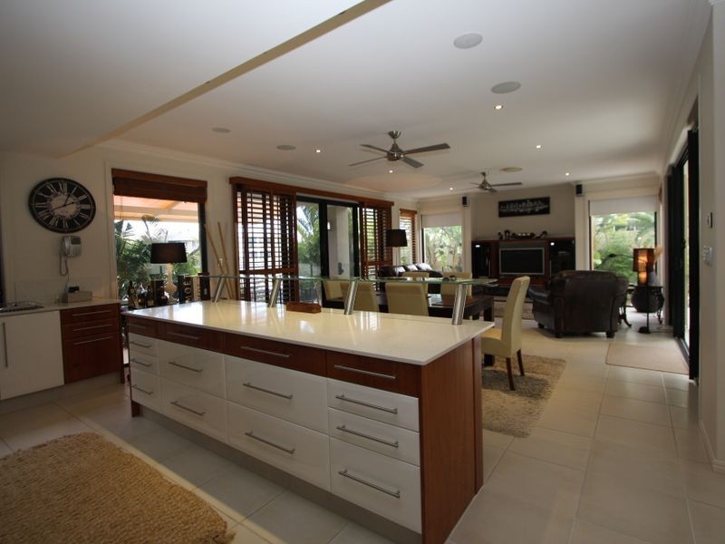 15 King Charles, Sovereign Islands QLD 4216