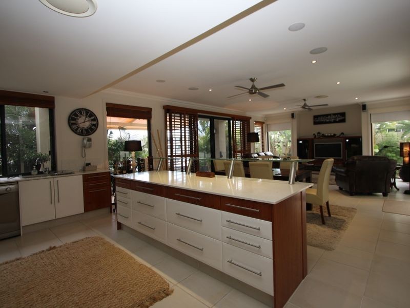 15 King Charles, Sovereign Islands QLD 4216