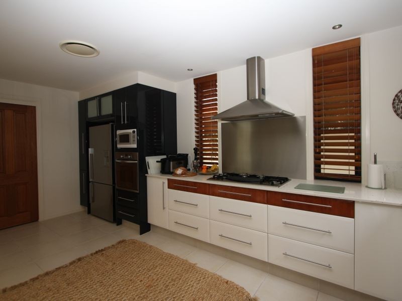 15 King Charles, Sovereign Islands QLD 4216