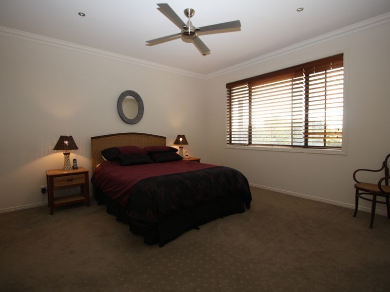 15 King Charles, Sovereign Islands QLD 4216