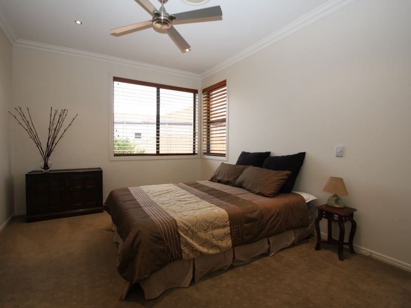 15 King Charles, Sovereign Islands QLD 4216