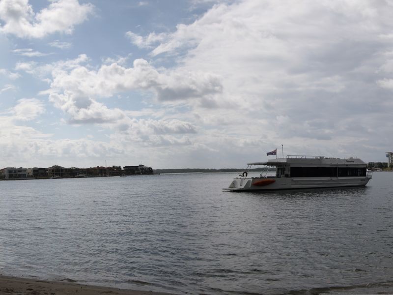 1/8 Nankeen Avenue, Paradise Point QLD 4216