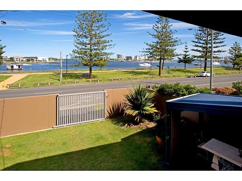 102 The Esplanade, Paradise Point QLD 4216