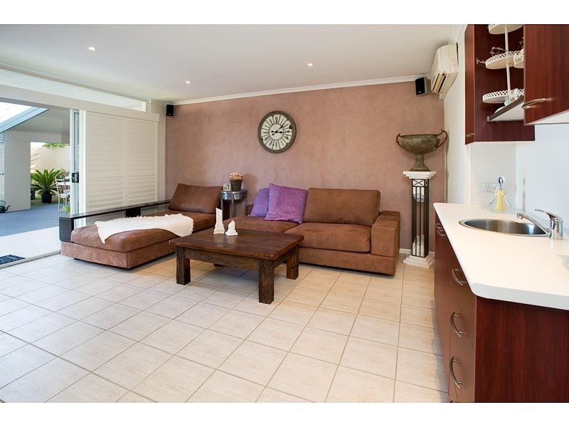 102 The Esplanade, Paradise Point QLD 4216