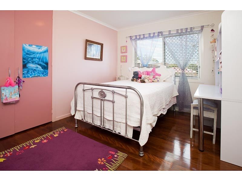 102 The Esplanade, Paradise Point QLD 4216