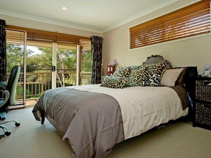 8102 Magnolia Gardens Court, Hope Island QLD 4212