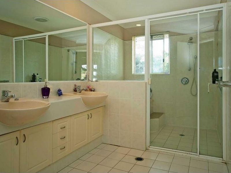 8102 Magnolia Gardens Court, Hope Island QLD 4212