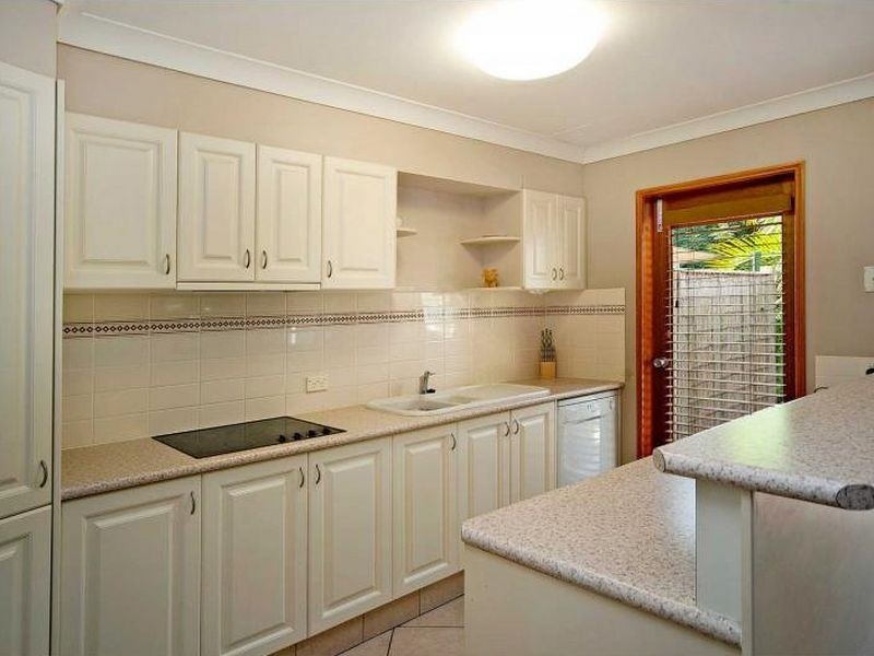 8102 Magnolia Gardens Court, Hope Island QLD 4212