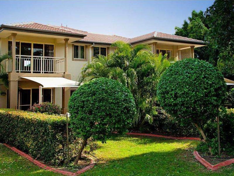 8102 Magnolia Gardens Court, Hope Island QLD 4212