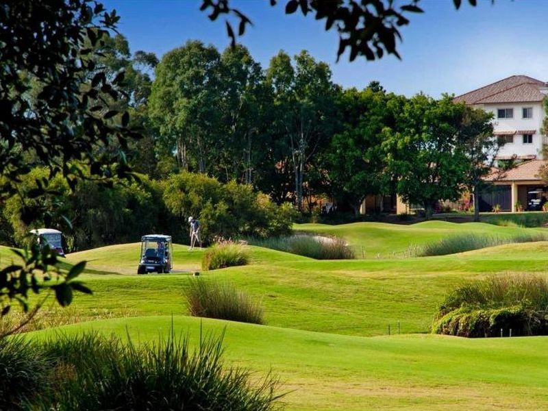 8102 Magnolia Gardens Court, Hope Island QLD 4212