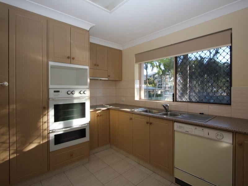 4/7 Esplanade West, Paradise Point QLD 4216