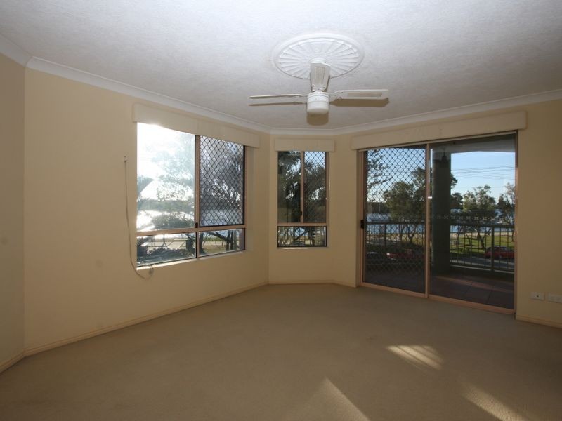4/7 Esplanade West, Paradise Point QLD 4216