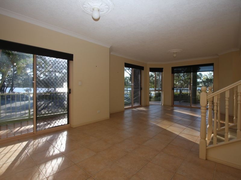 4/7 Esplanade West, Paradise Point QLD 4216