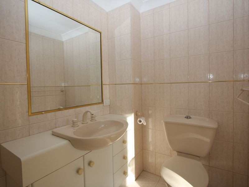 4/7 Esplanade West, Paradise Point QLD 4216