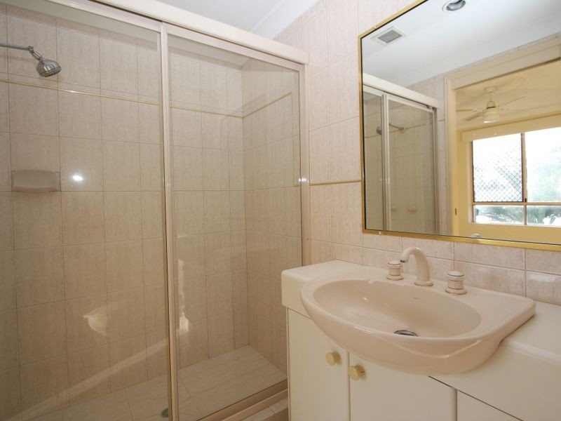 4/7 Esplanade West, Paradise Point QLD 4216