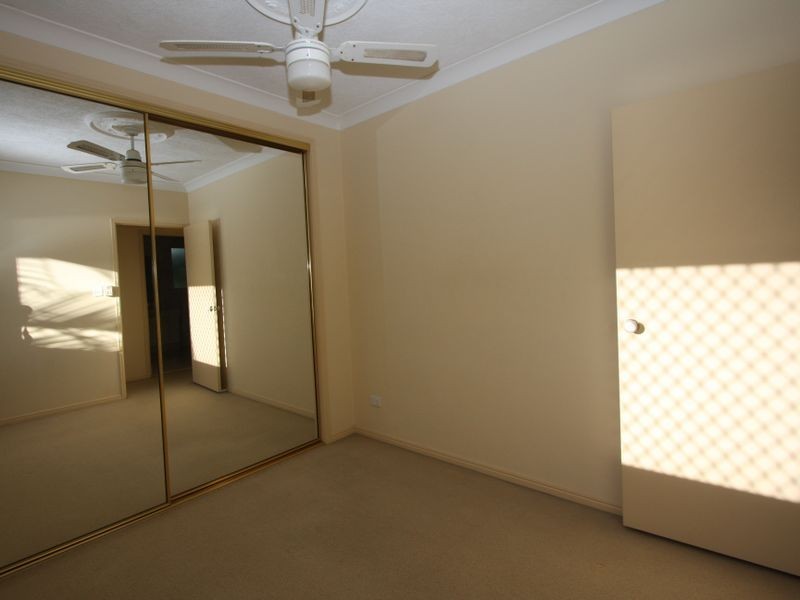 4/7 Esplanade West, Paradise Point QLD 4216