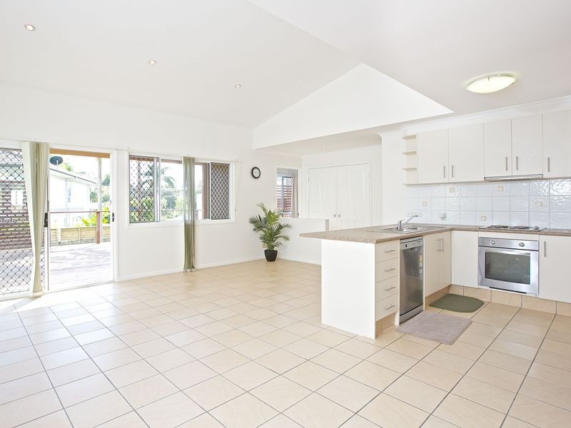 21 Akoonah Street, Hope Island QLD 4212