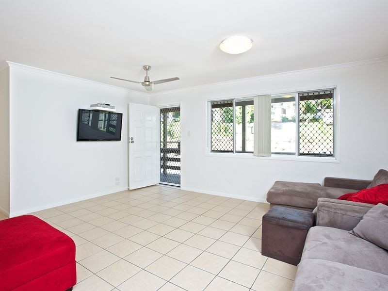 21 Akoonah Street, Hope Island QLD 4212