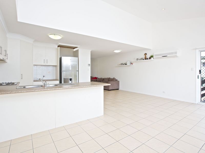 21 Akoonah Street, Hope Island QLD 4212