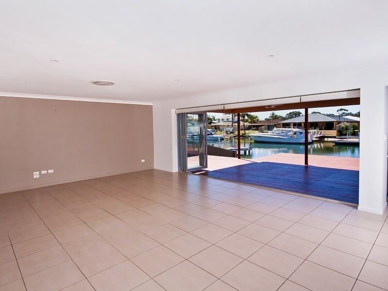 13 Drysdale Place, Paradise Point QLD 4216