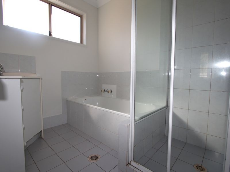 2/13 Pamela Court, Labrador QLD 4215
