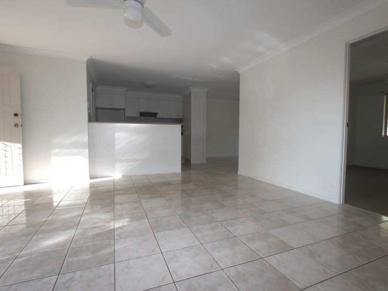 2/13 Pamela Court, Labrador QLD 4215