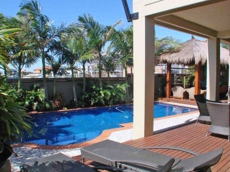 1 Kensington Mews, Sovereign Islands QLD 4216