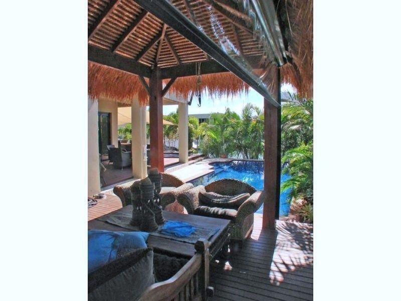 1 Kensington Mews, Sovereign Islands QLD 4216