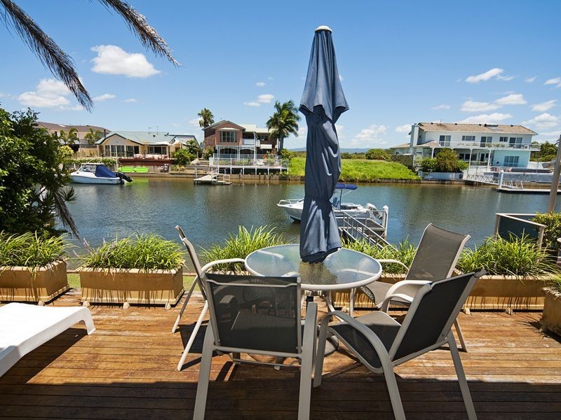 16 Oxley Drive, Paradise Point QLD 4216