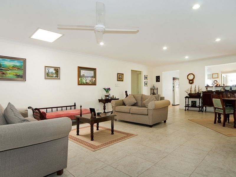 16 Oxley Drive, Paradise Point QLD 4216