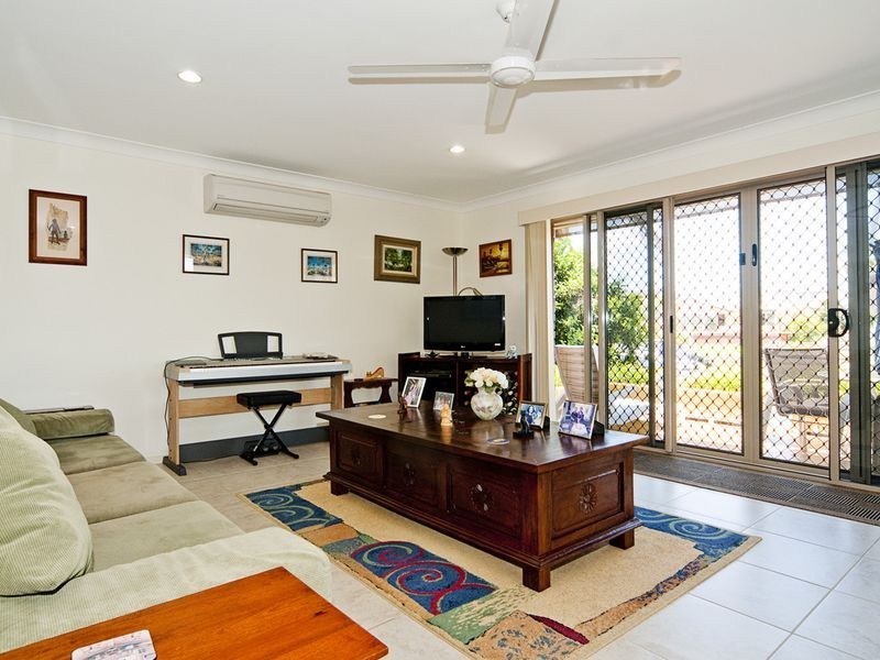 16 Oxley Drive, Paradise Point QLD 4216